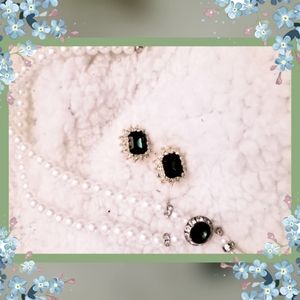 Pearl and Emeril Necklace earrings set
